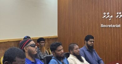 ކީރިތި ޤުރްޢާން ހިފްޛު ކުރުމުގެ ކުލާހެއް ބޭއްވުމަށް ޚިދުމަތް ޖަމިއްޔާއިން ރަށުގެ ކައުންސިލް ރައީސްއާއި ނައިބް ރައީސްއާއި ބައްދަލުވުން